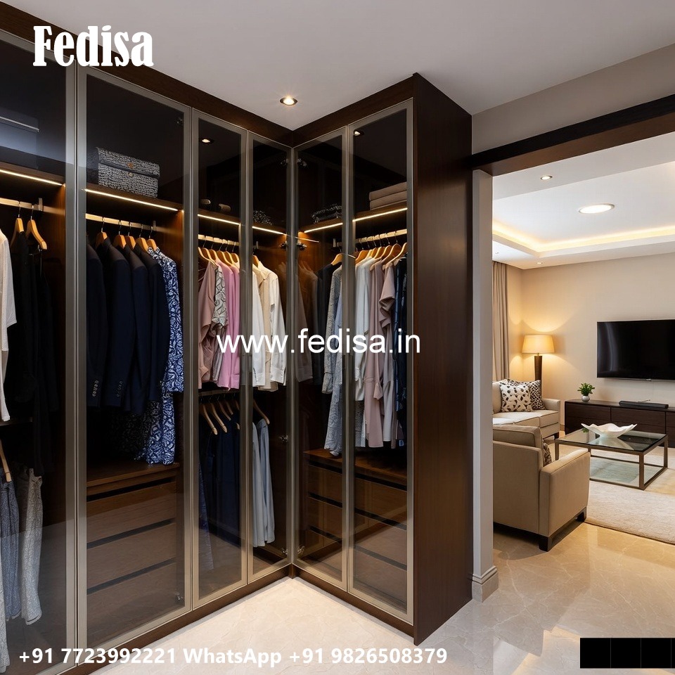 Classic Wardrobe Design with Artistic Carvings No-651