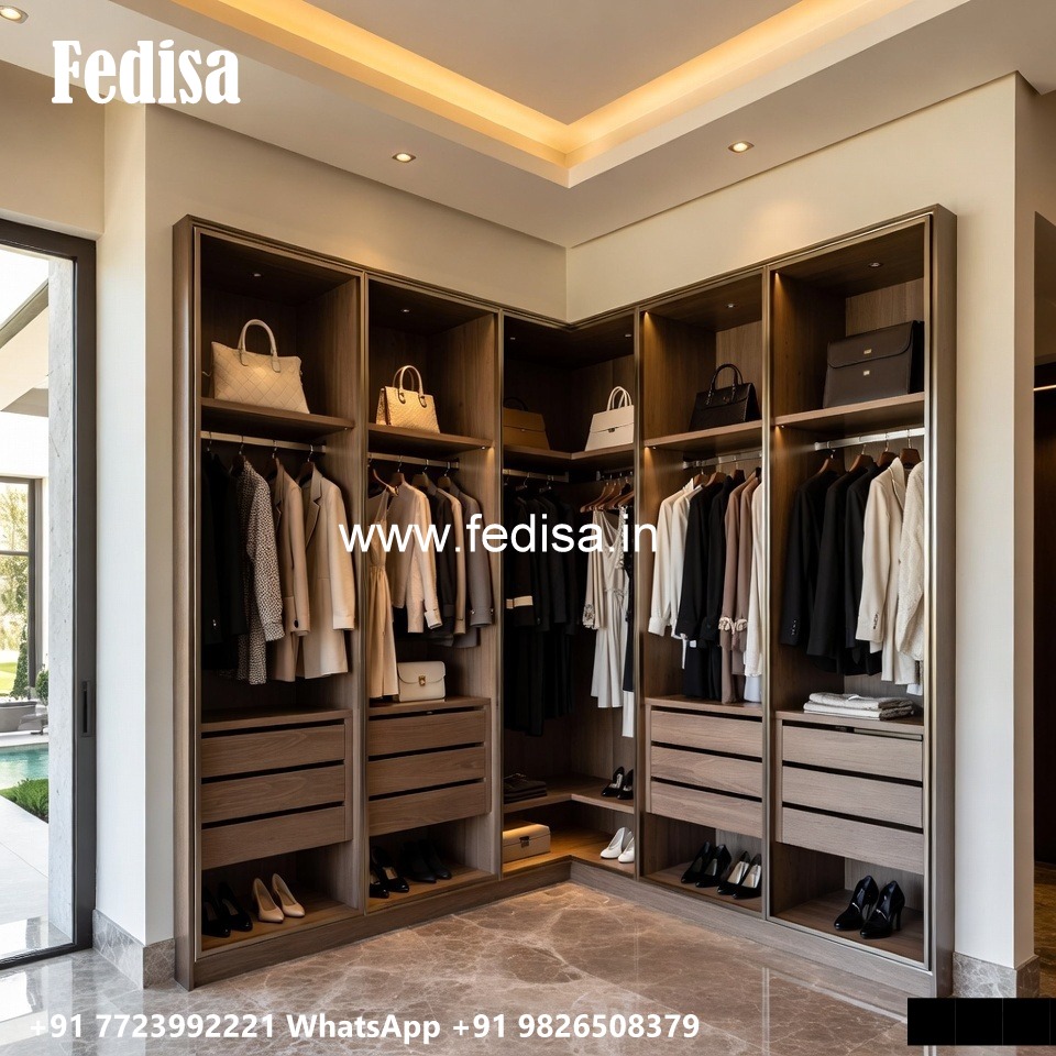 Traditional Wooden Wardrobe with Artistic Craftsmanship No-1759