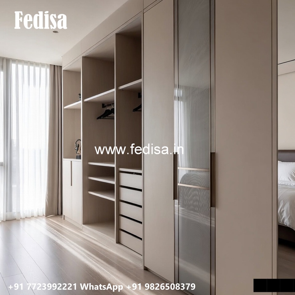 Classic Bedroom Wardrobe with Elegant Features No-3546