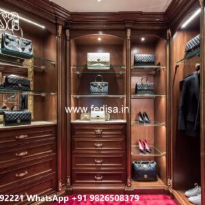 Traditional Bedroom Closet with Elegant Decor No-3552