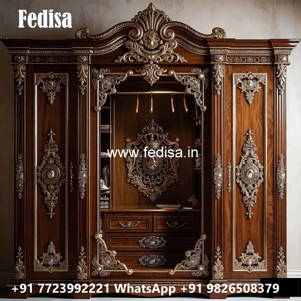 Antique Closet Design with Wooden Craftsmanship No-12024