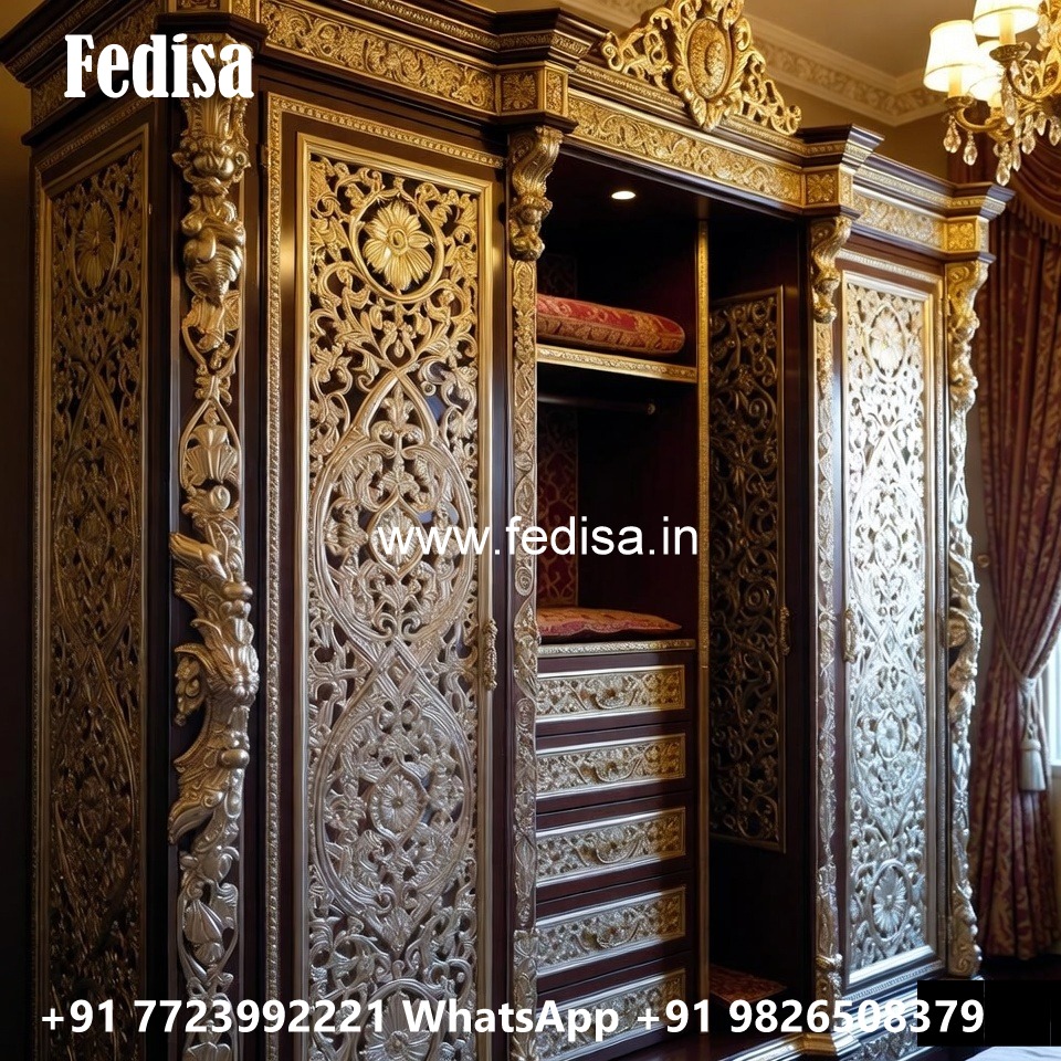 Traditional Wardrobe Design with Artistic Details No-753
