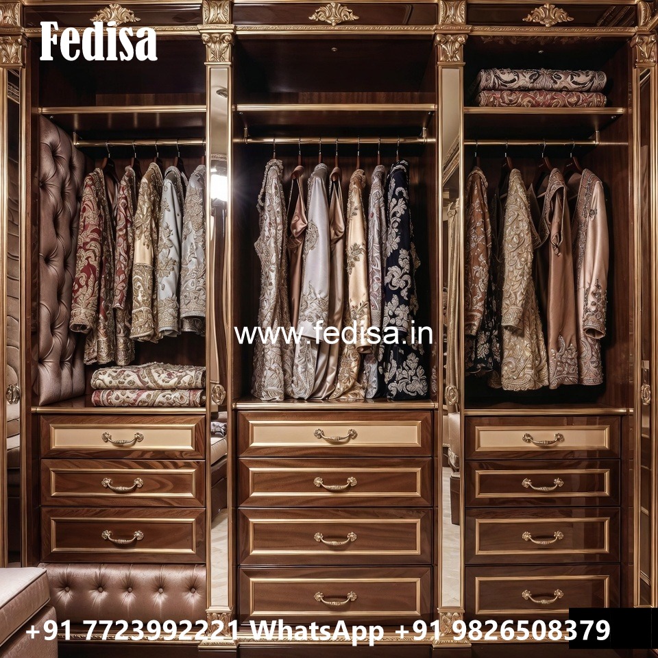 Classic Bedroom Wardrobe with Decorative Finish No-2553