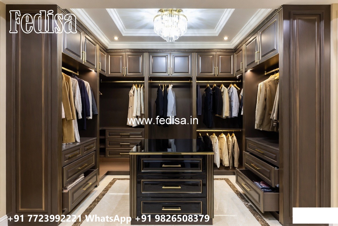Classic Bedroom Closet with Luxury Details No-4321