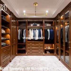 Luxury Classic Closet for Spacious Homes No-4354