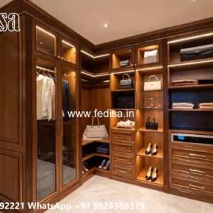 Traditional Closet Design with Premium Finish No-4360