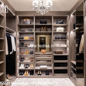 Traditional Wooden Wardrobe with Artistic Craftsmanship No-4456