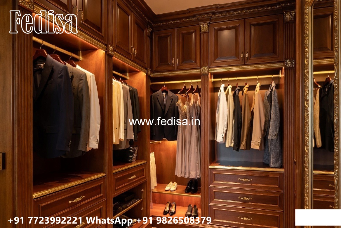 Royal Luxury Closet with Decorative Elegance No-4471