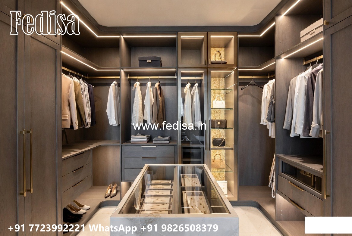 Classic Wardrobe Design with Artistic Carvings No-5146