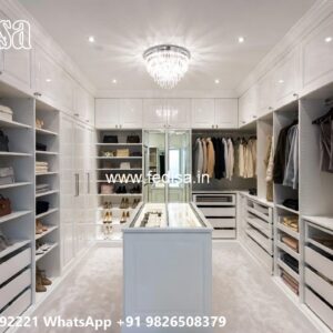Vintage Closet Design with Rich Texture No-5221