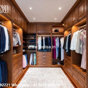 Traditional Wardrobe Design with Artistic Details No-5248