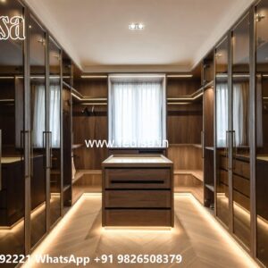 Royal Wooden Closet with Artistic Craftsmanship No-5265