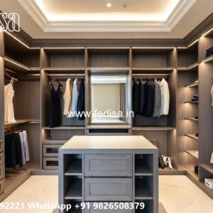 Timeless Closet Design with Wooden Beauty No-5288