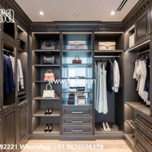 Royal Closet Design with Decorative Details No-5300
