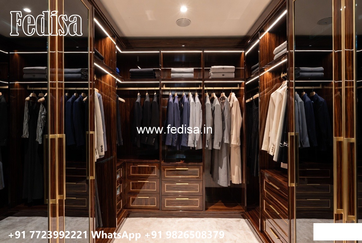 Antique Wooden Wardrobe with Elegant Finish No-5364
