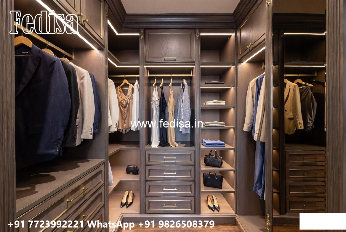 Elegant Bedroom Wardrobe with Decorative Finish No-5386