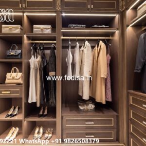 Luxury Classic Wardrobe with Mirror Panels No-6052