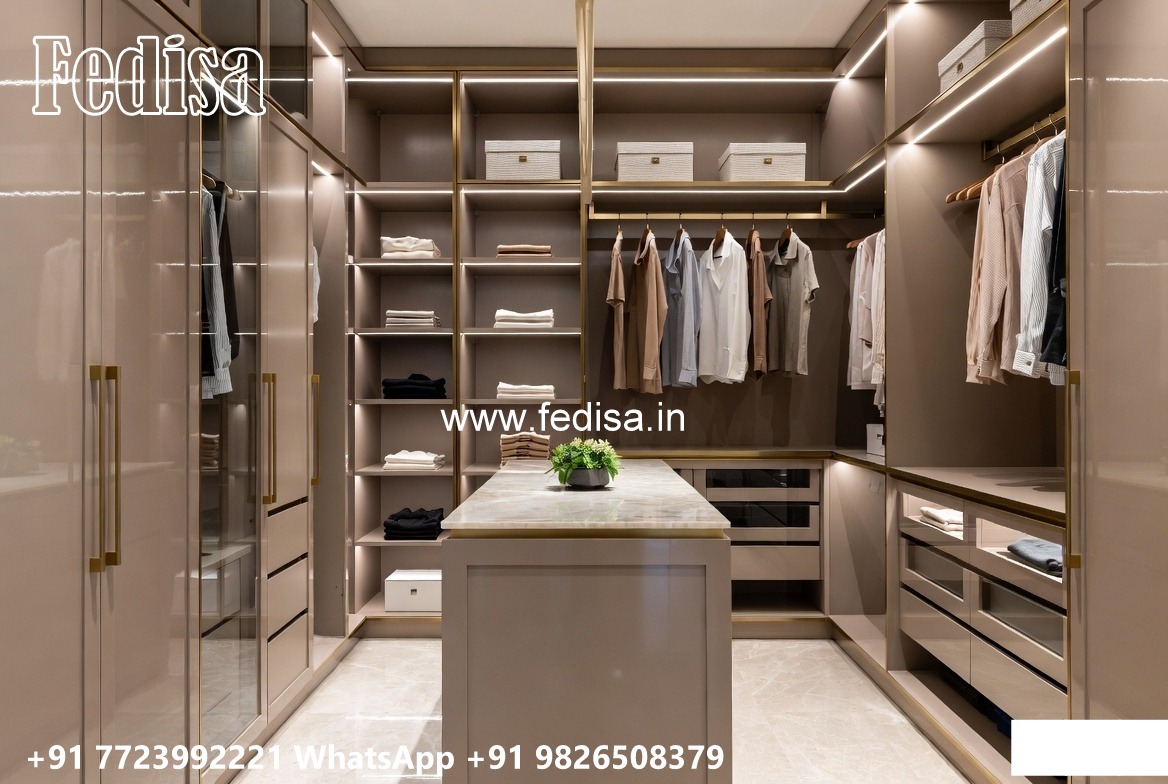 Luxury Classic Wardrobe with Decorative Doors No-6061