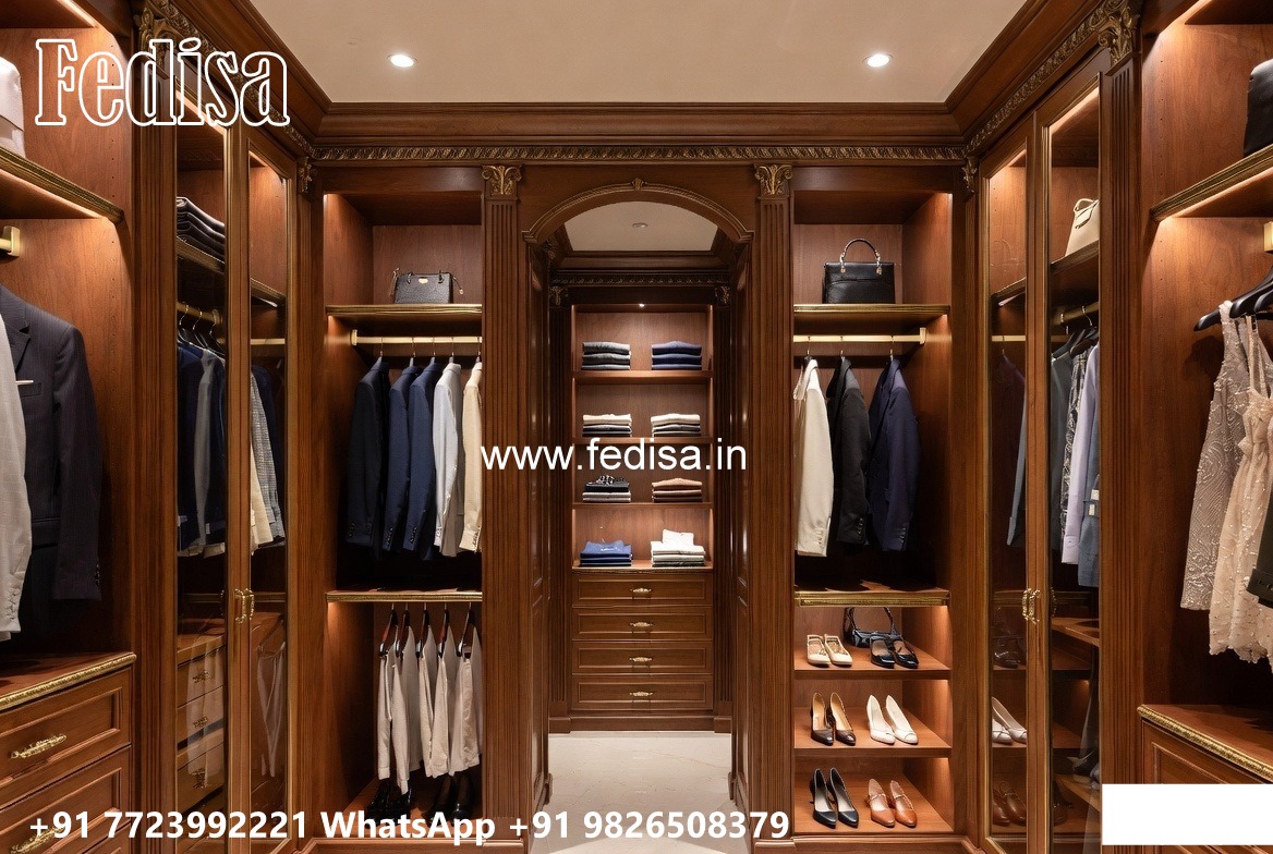 Antique Closet Design with Wooden Beauty No-6087
