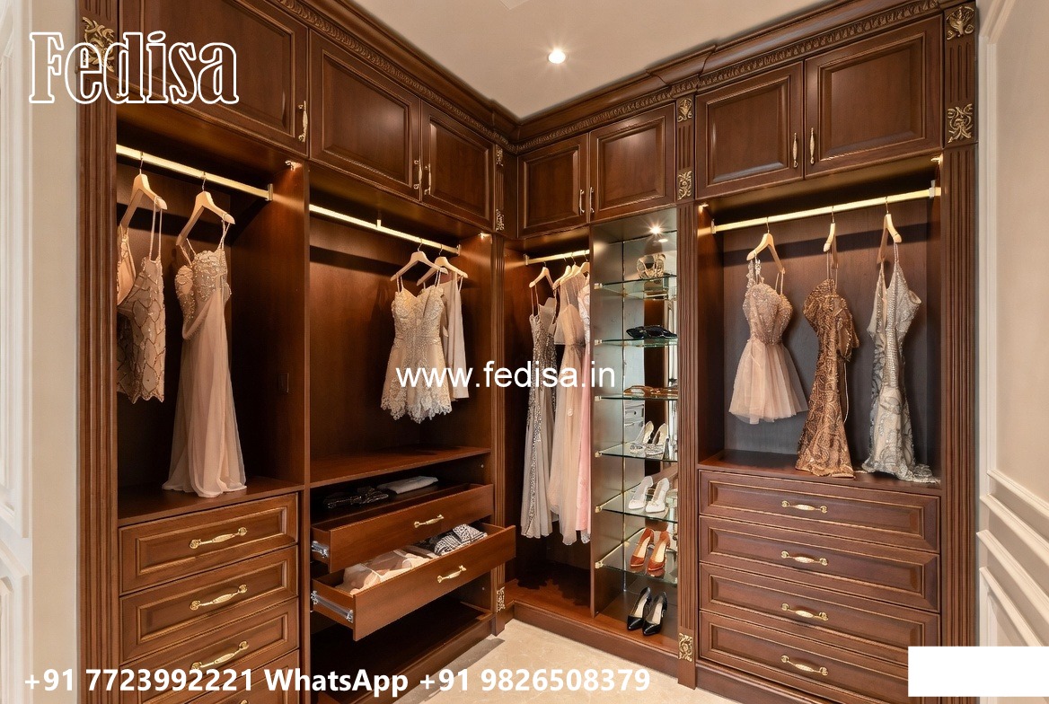 Luxury Closet Design with Vintage Charm No-6134