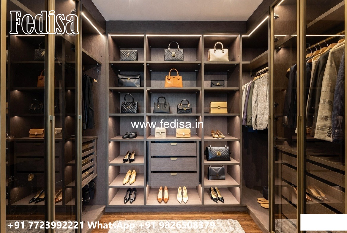 Classic Bedroom Wardrobe with Decorative Finish No-6149