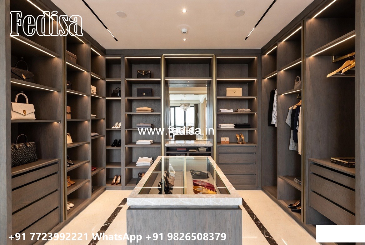 Classic Bedroom Closet with Artistic Carvings No-6174