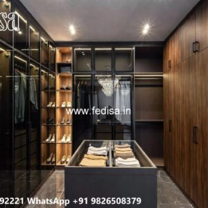 Antique Closet Design with Wooden Craftsmanship No-6212