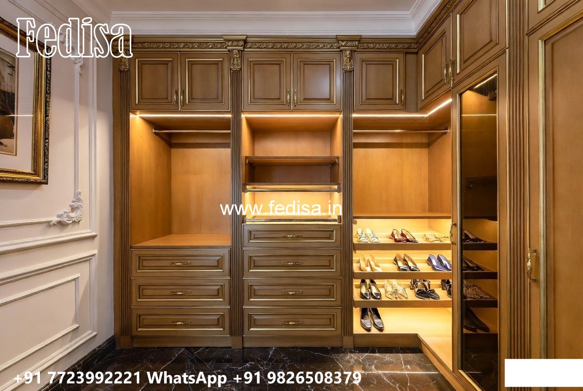 Royal Wardrobe Design with Rich Carvings No-6241