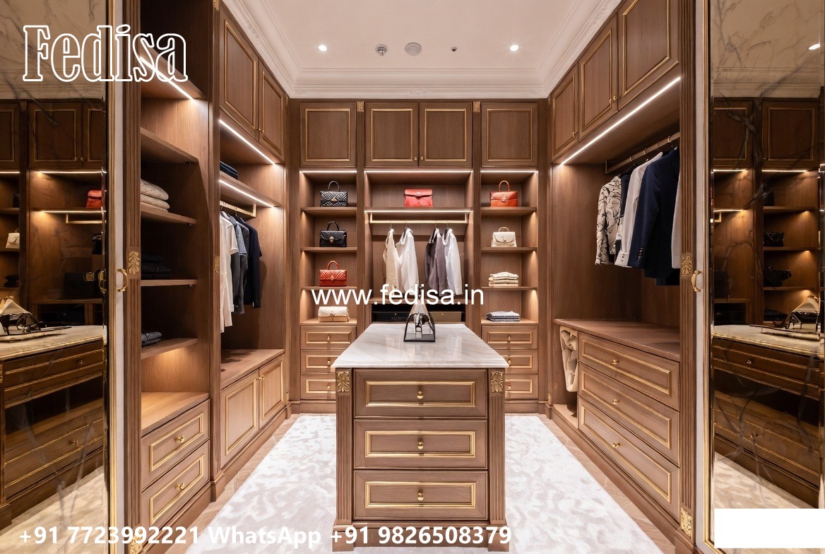 Royal Style Wardrobe with Decorative Finish No-6251