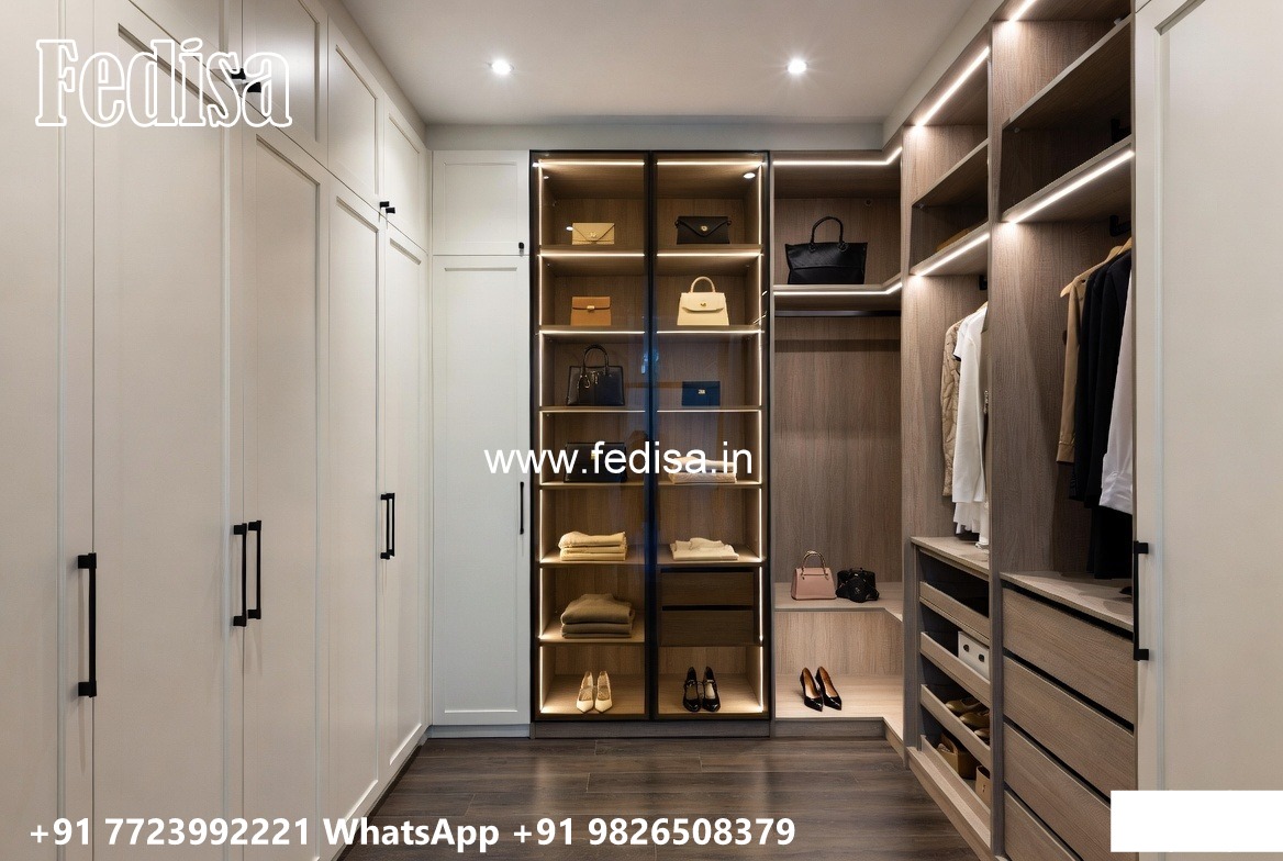Classic Wardrobe Design with Rich Carvings No-7007