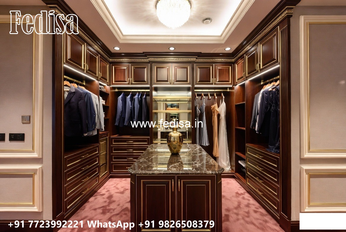 Traditional Bedroom Wardrobe with Decorative Style No-7083