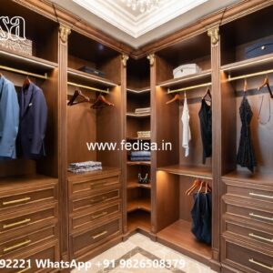 Traditional Luxury Closet with Elegant Beauty No-7175