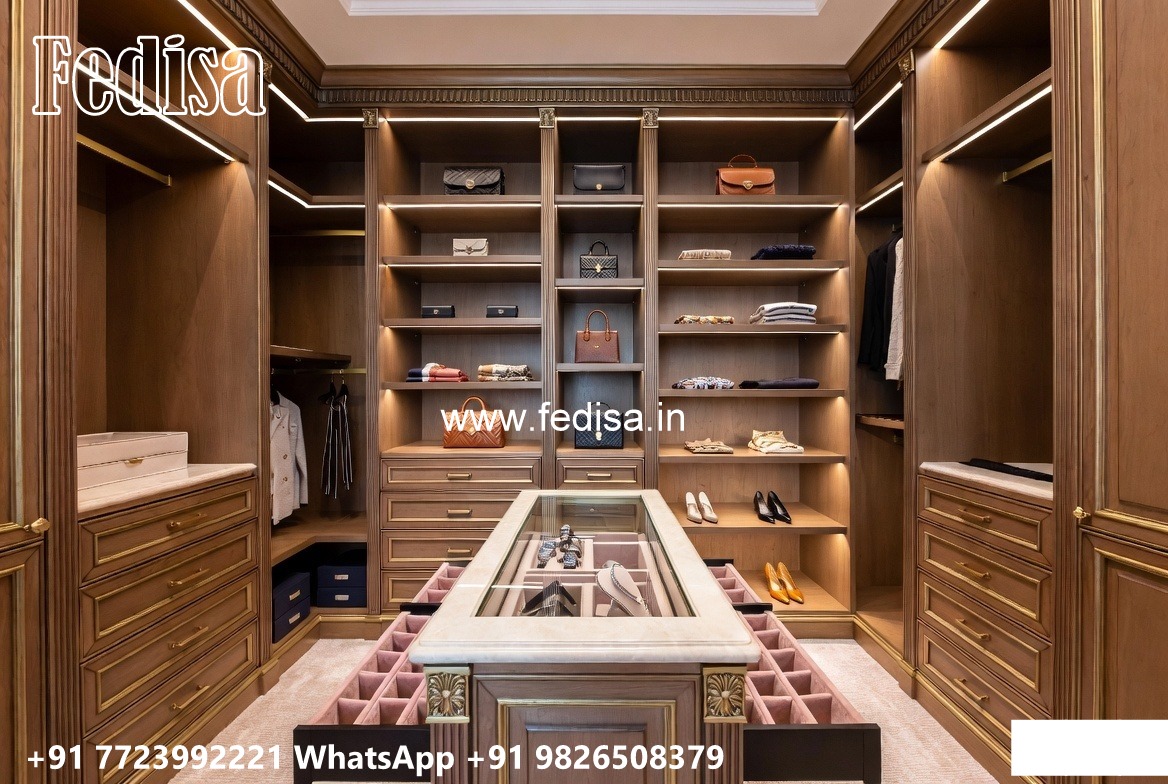 Royal Style Closet Design with Luxury Finish No-7949