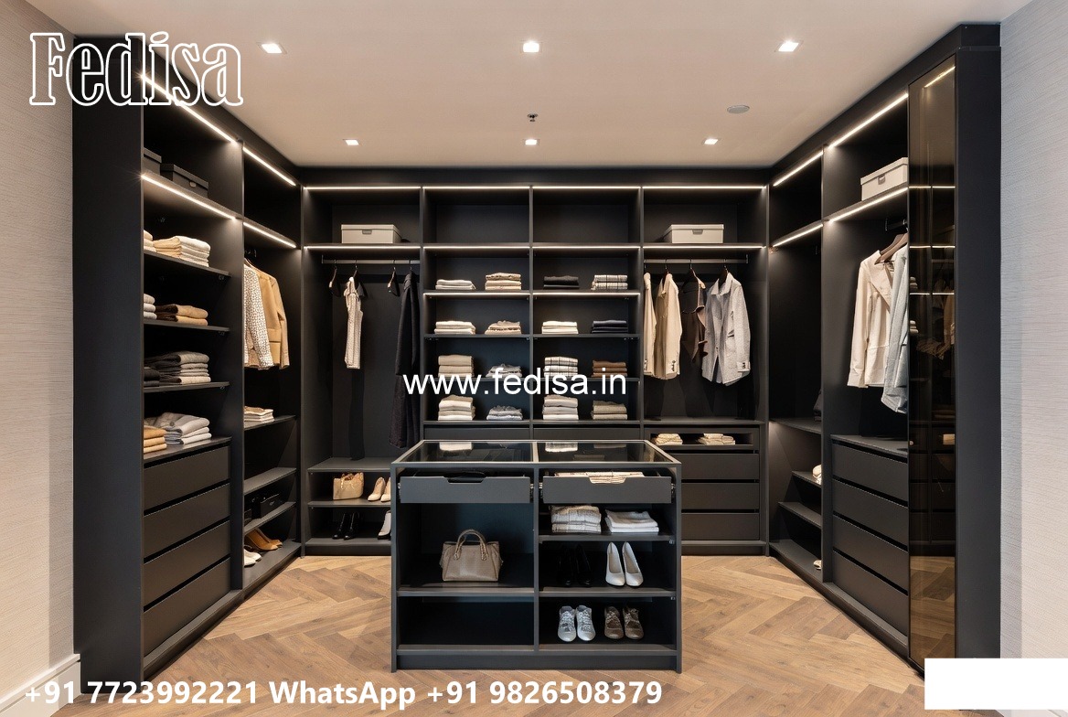 Royal Wooden Closet with Artistic Craftsmanship No-7962