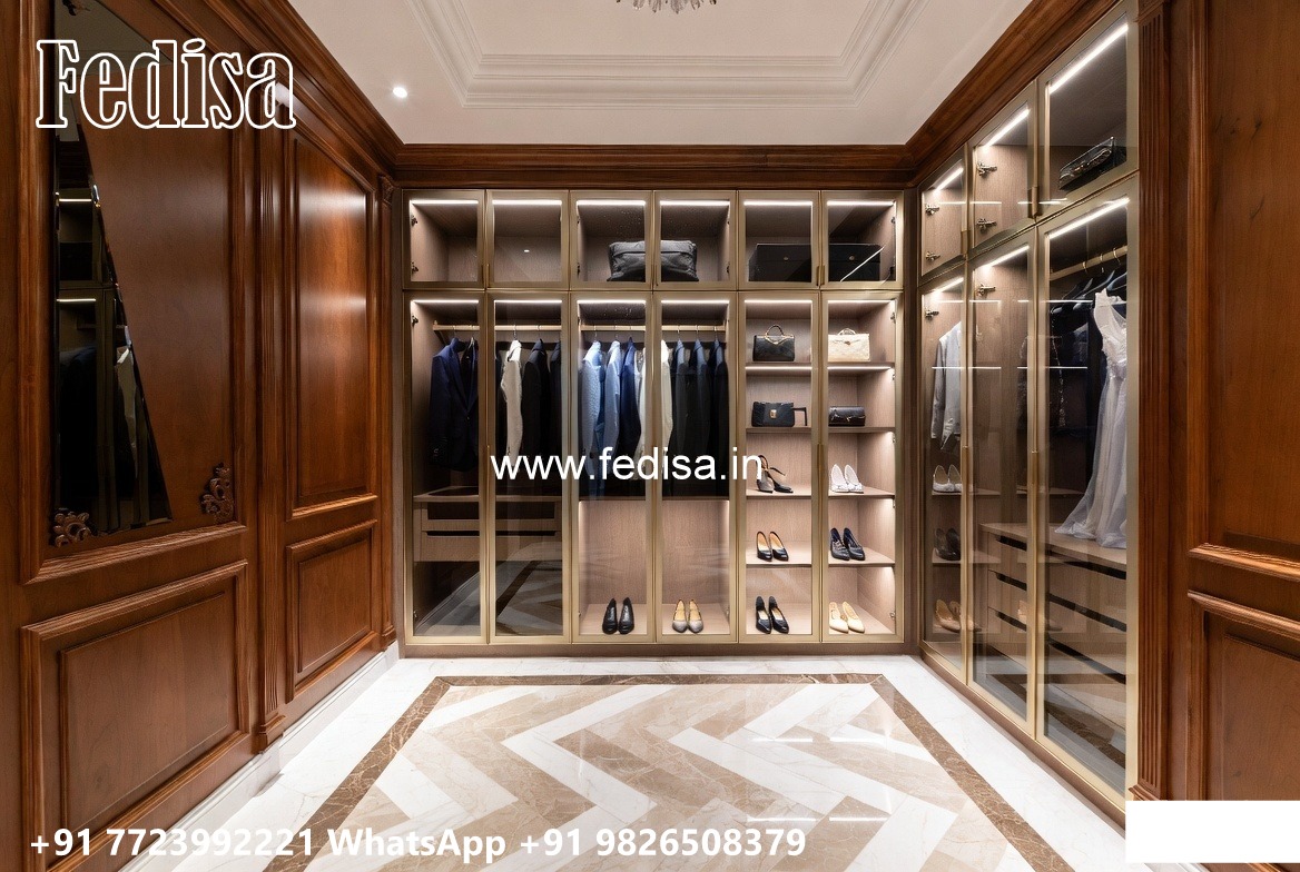 Antique Closet Design with Wooden Beauty No-8784