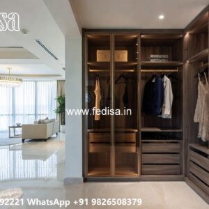 Classic Bedroom Wardrobe with Decorative Finish No-8846