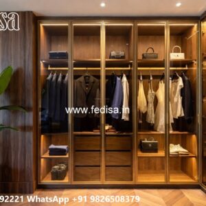 Traditional Wooden Closet with Elegant Details No-8922