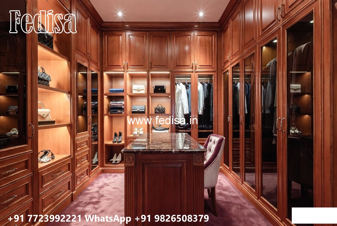 Classic Bedroom Wardrobe with Decorative Finish No-9745