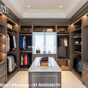 Timeless Wooden Closet with Rich Texture No-9854