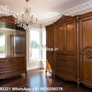 Classic Wardrobe Design for Spacious Bedrooms No-10552