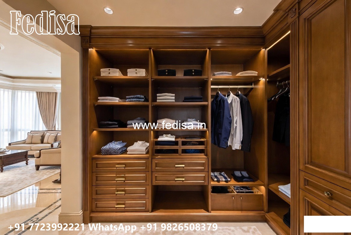 Classic Closet Design with Decorative Mirrors No-10573