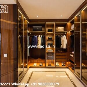 Classic Bedroom Closet with Artistic Carvings No-10669