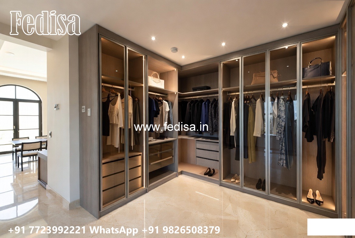 Traditional Closet Design with Artistic Finish No-10696