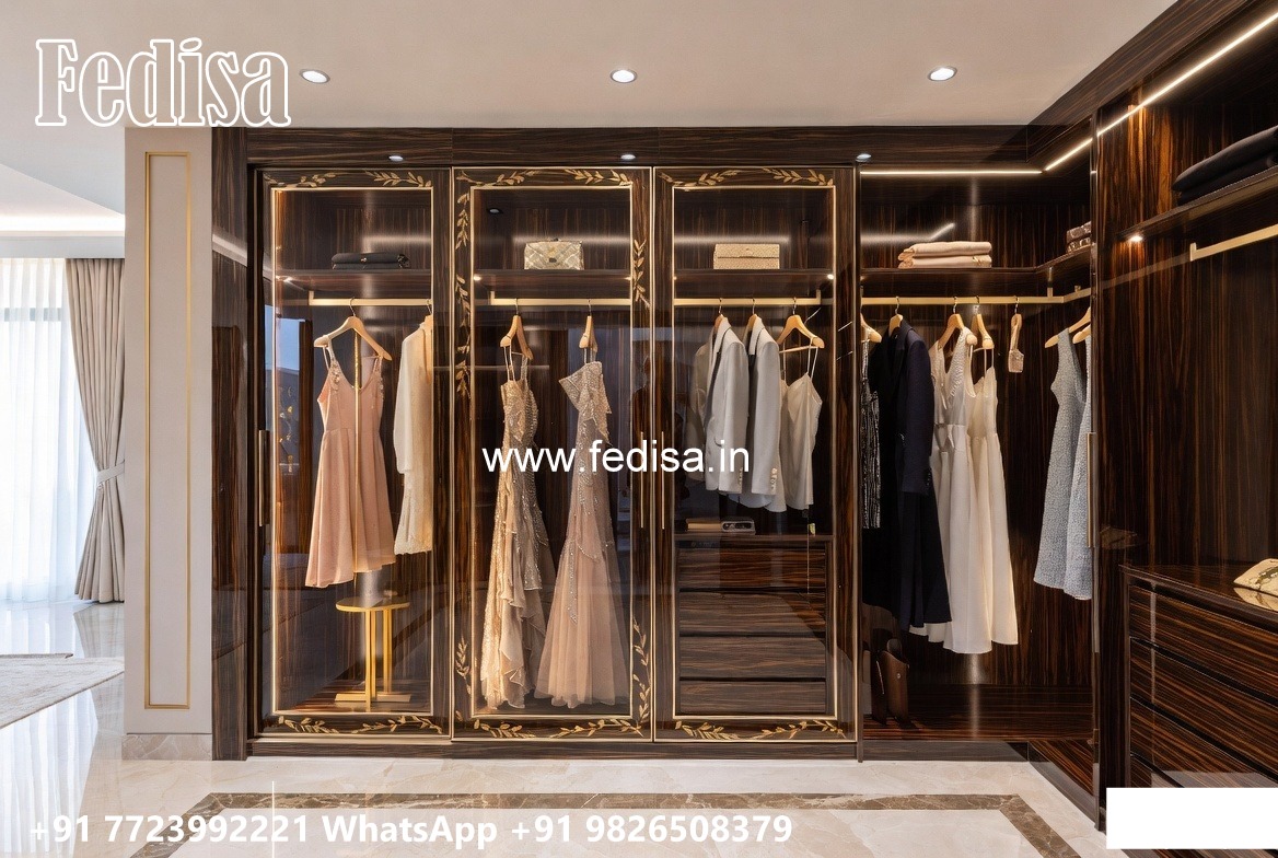 Antique Closet Design with Wooden Craftsmanship No-10707