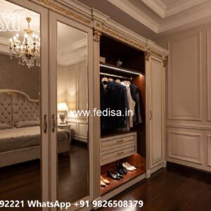 Traditional Wooden Closet with Elegant Details No-10720