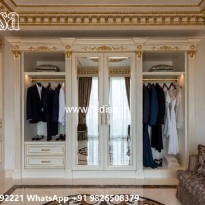 Traditional Bedroom Closet with Elegant Decor No-10744