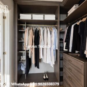 Traditional Luxury Closet with Elegant Beauty No-10771